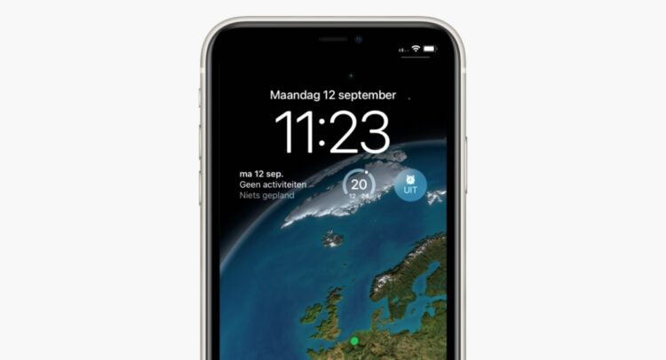 iOS 16 earth wallpaper