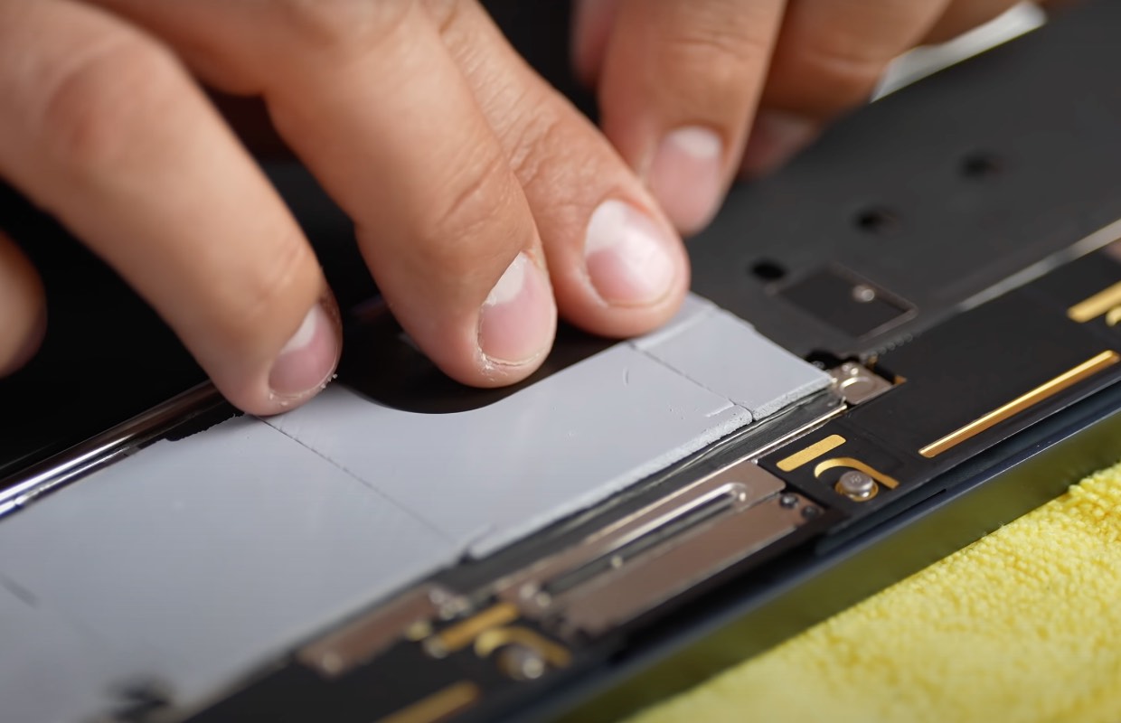 MacBook Air 2022 koeler