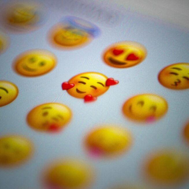 Aan de slag met emoji's hoe gebruik je ze en wat betekenen ze?