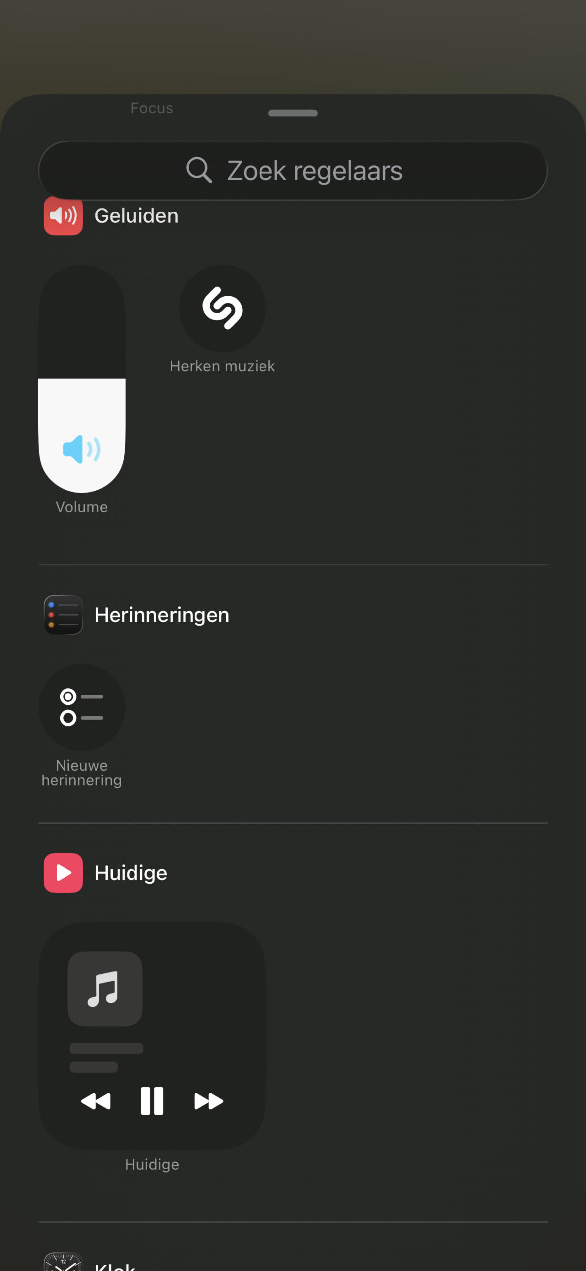 Instructiefoto: Voeg de Herinneringen-button toe 