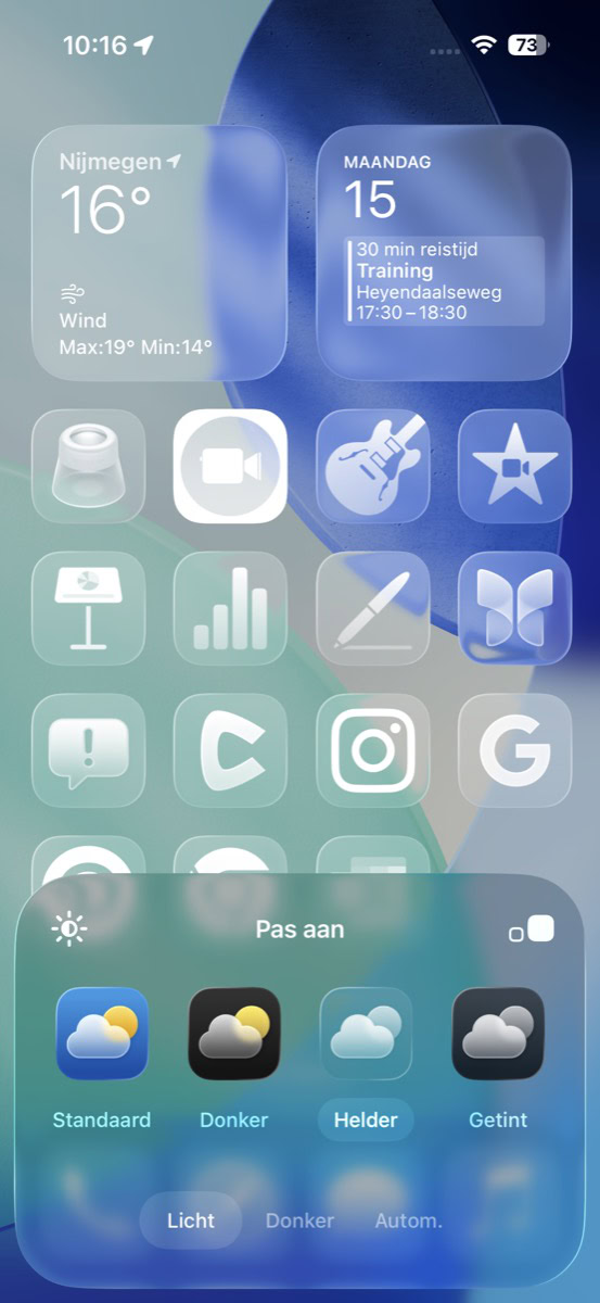 Thuisscherm met Liquid Glass-icoontjes