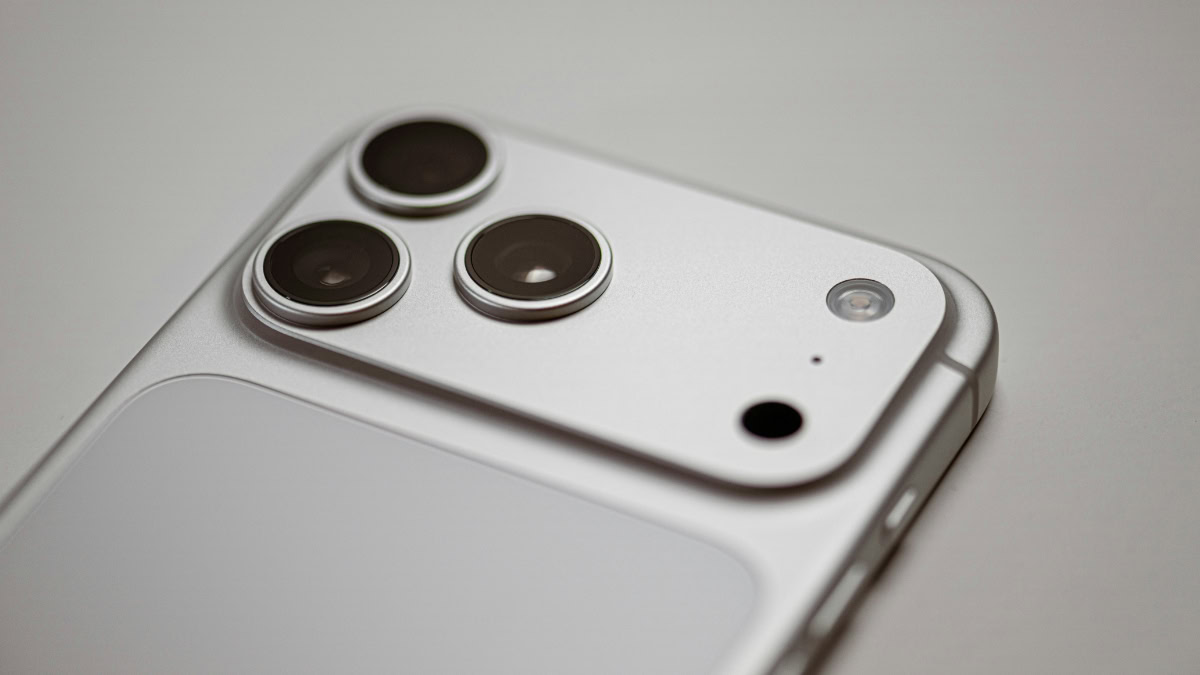 Zilveren iPhone 17 Pro van dichtbij