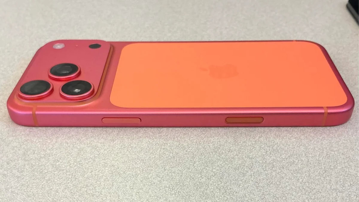 iPhone 17 Pro met roze behuizing