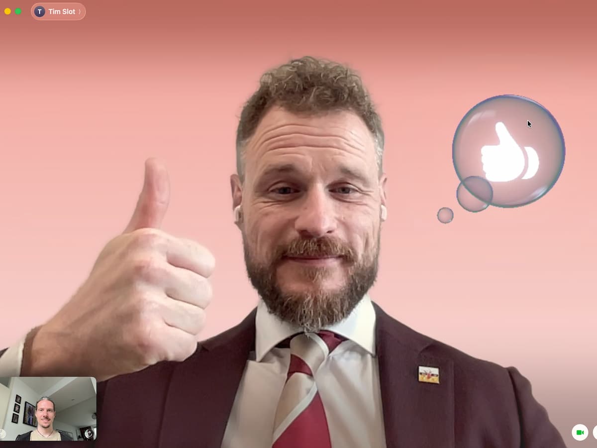 Instructiefoto: Steek een duim op …