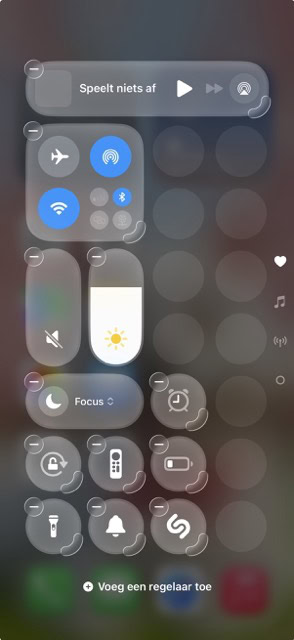 Bedieningspaneel met knoppen naar links