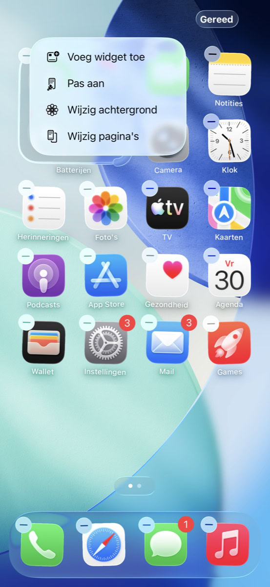 Thuisscherm van iPhone met optie 'Voeg widget toe'