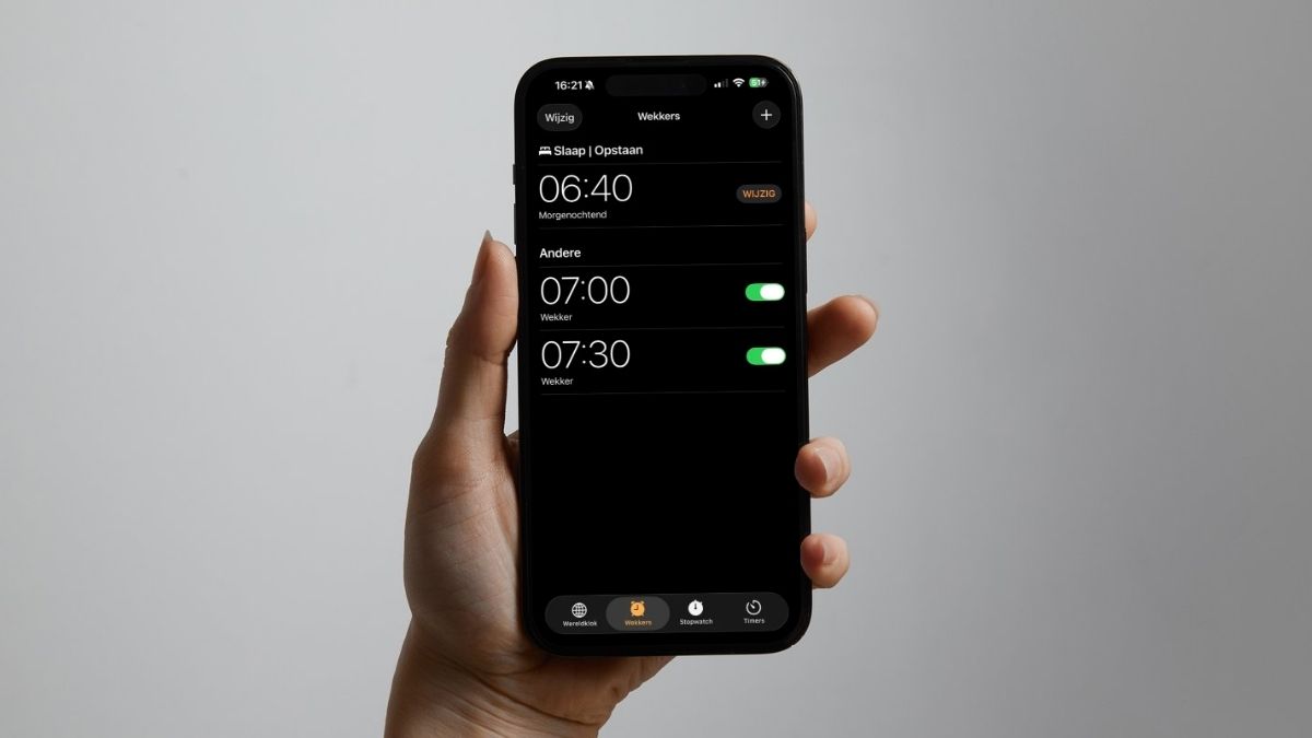 Afbeelding van Zo bedien je je iPhone-wekker zónder je ogen te openen
