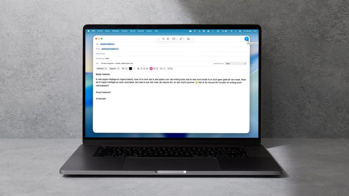 MacBook met Mail-app geopend