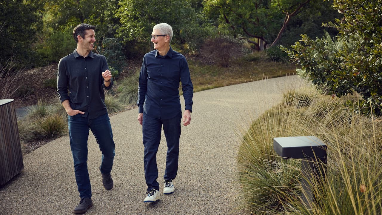 Tim Cook en John Ternus