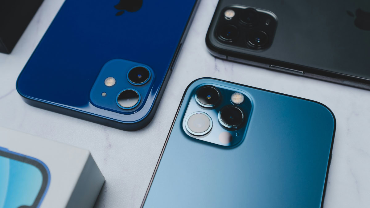 iPhones liggend naast elkaar