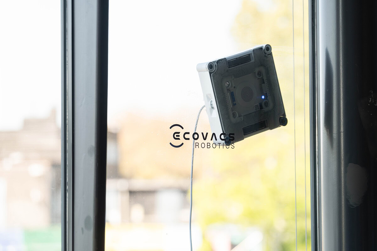 Robottaak voor ramen met ECOVACS robothelper.