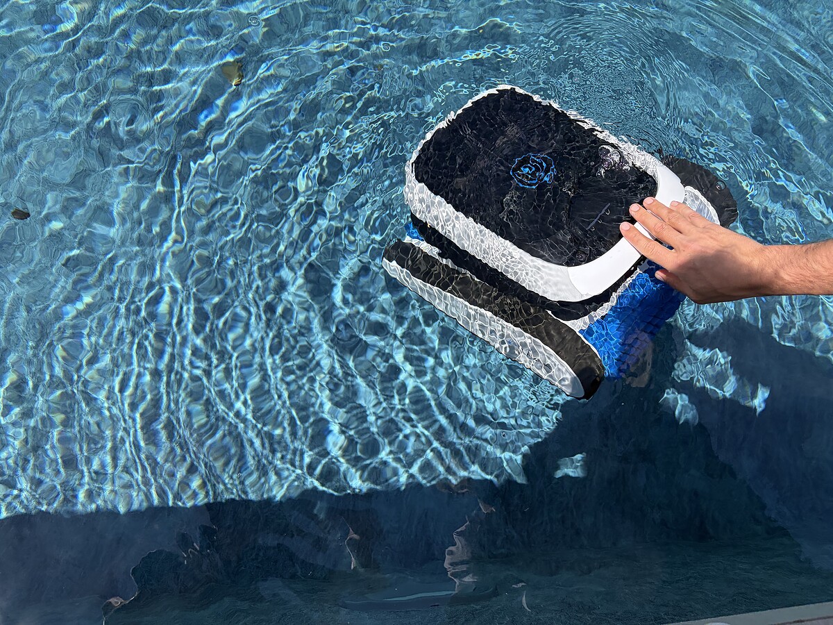 ECOVACS ULTRAMARINE P1 wordt te water gelaten