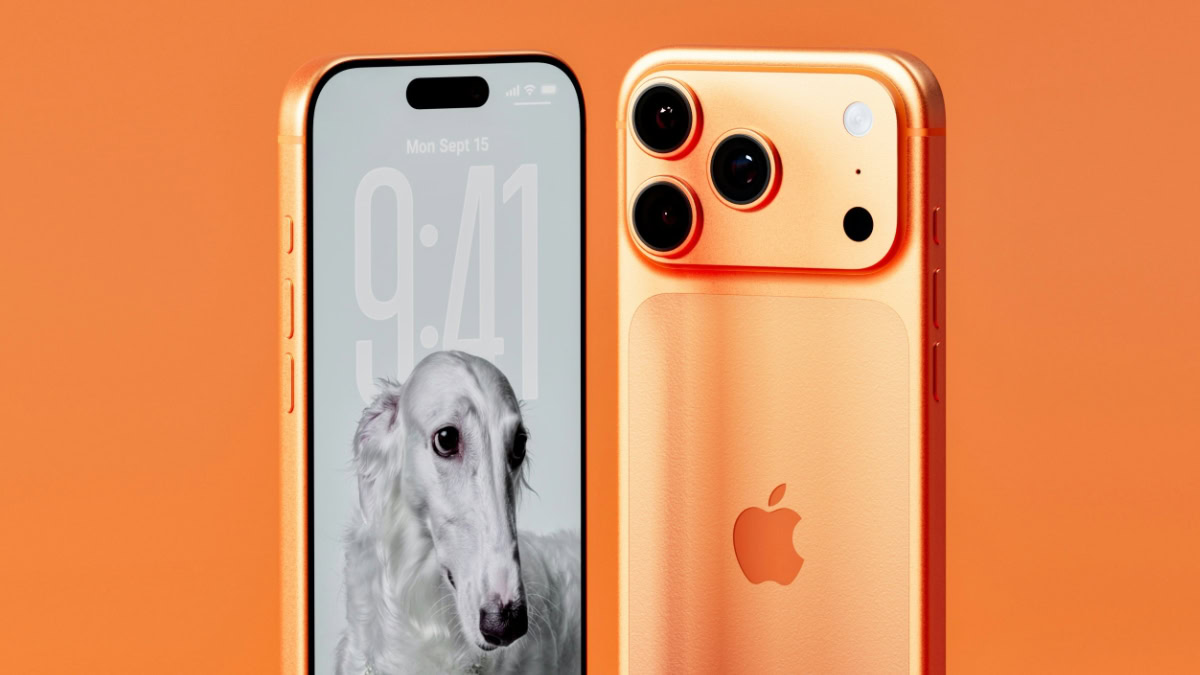 Oranje iPhone 17 Pro van voor en achter, naast elkaar