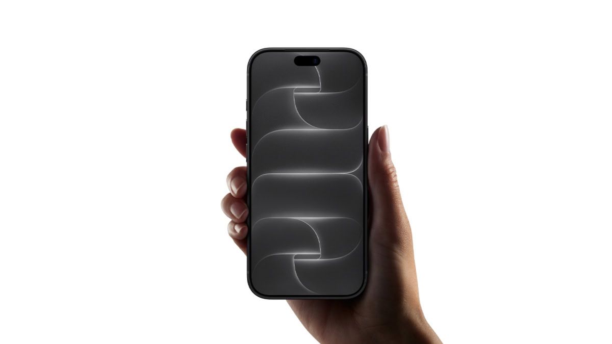 iPhone 18 Pro in hand