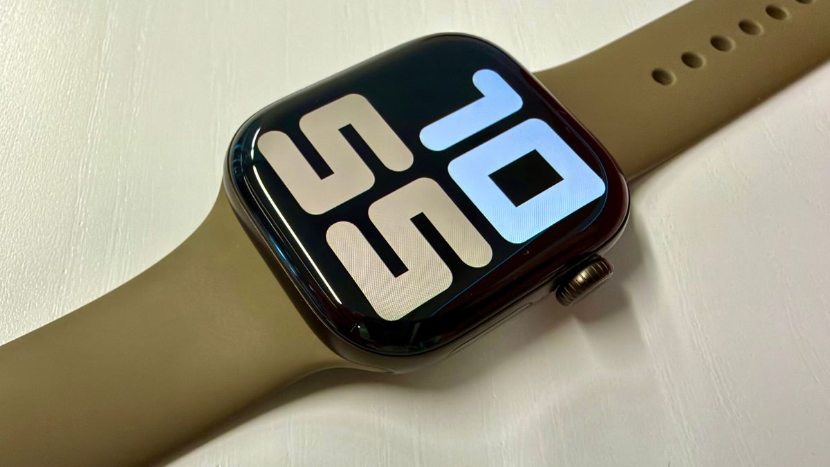 Apple Watch Series 12 in brons