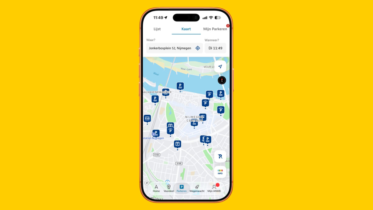 Eén iPhone met parkeerplekken ANWB-app