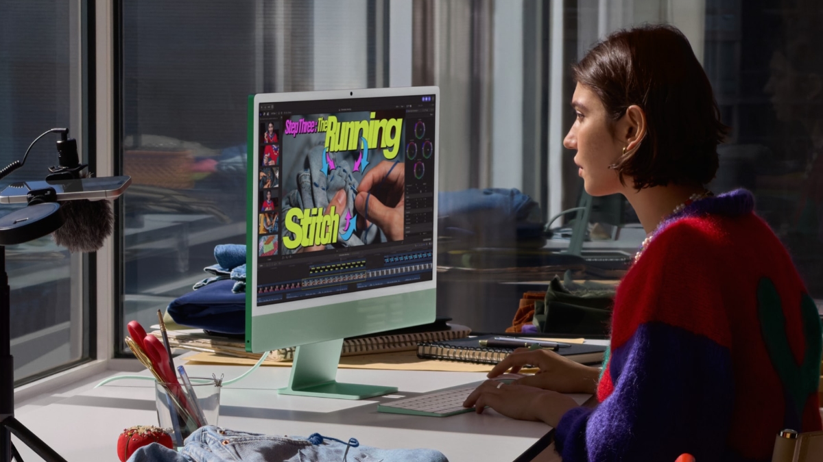 iMac 2026 op bureau met persoon